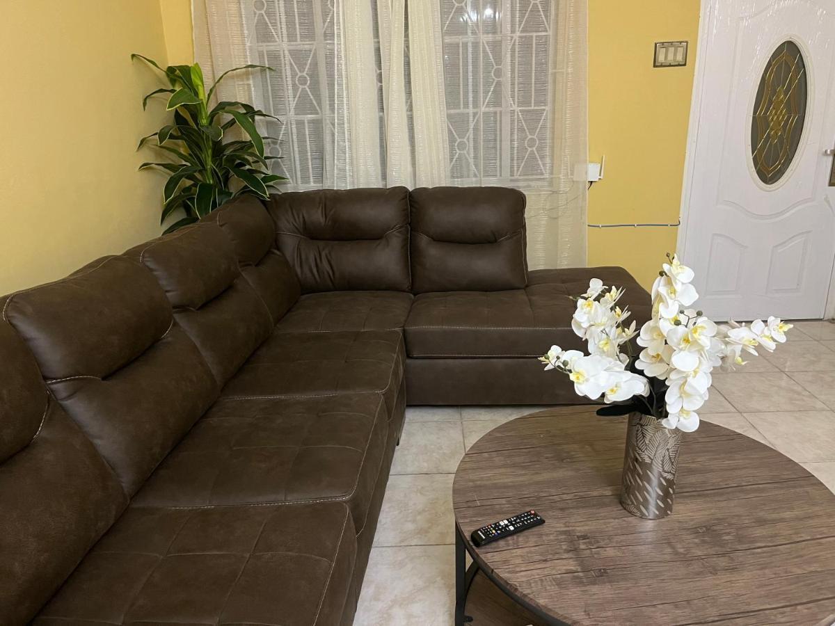 St Bess Comfort Style Black River Dış mekan fotoğraf