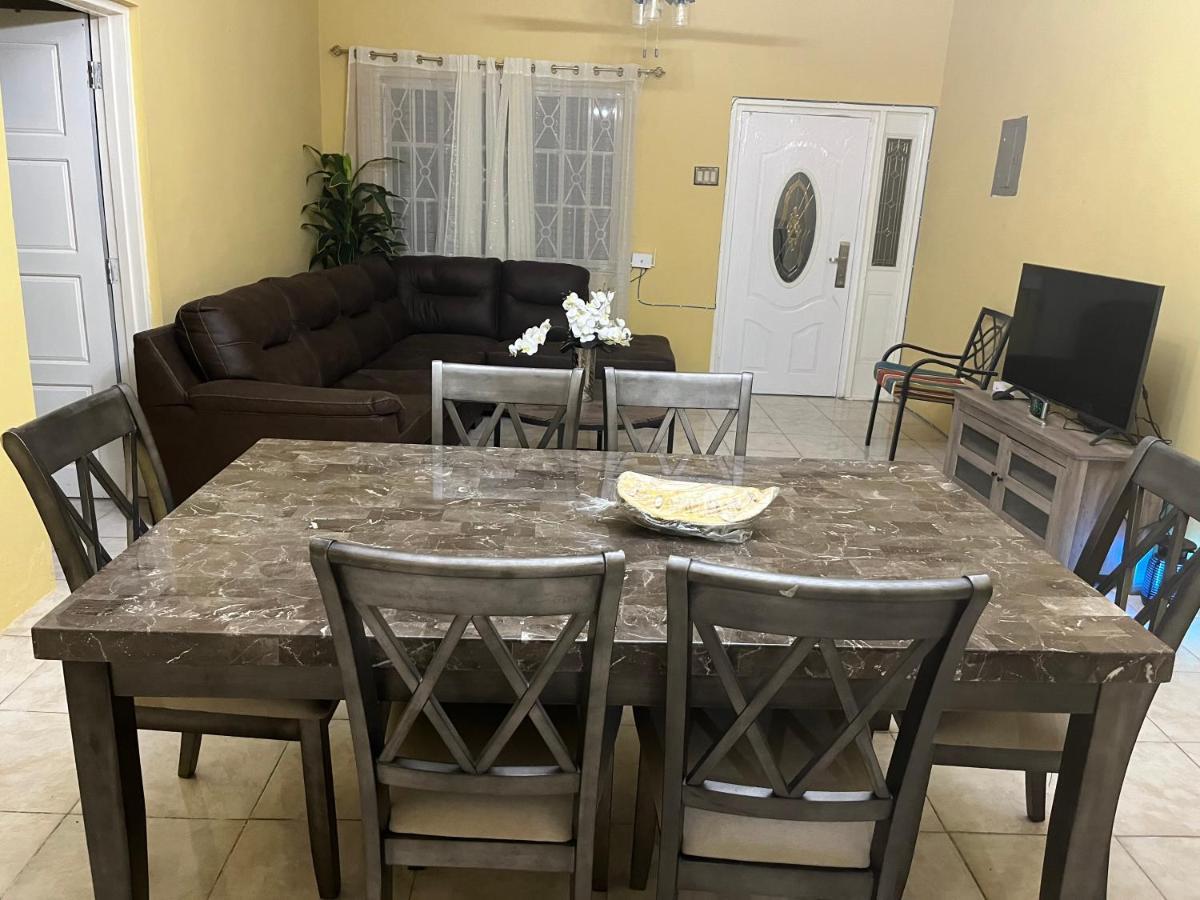 St Bess Comfort Style Black River Dış mekan fotoğraf